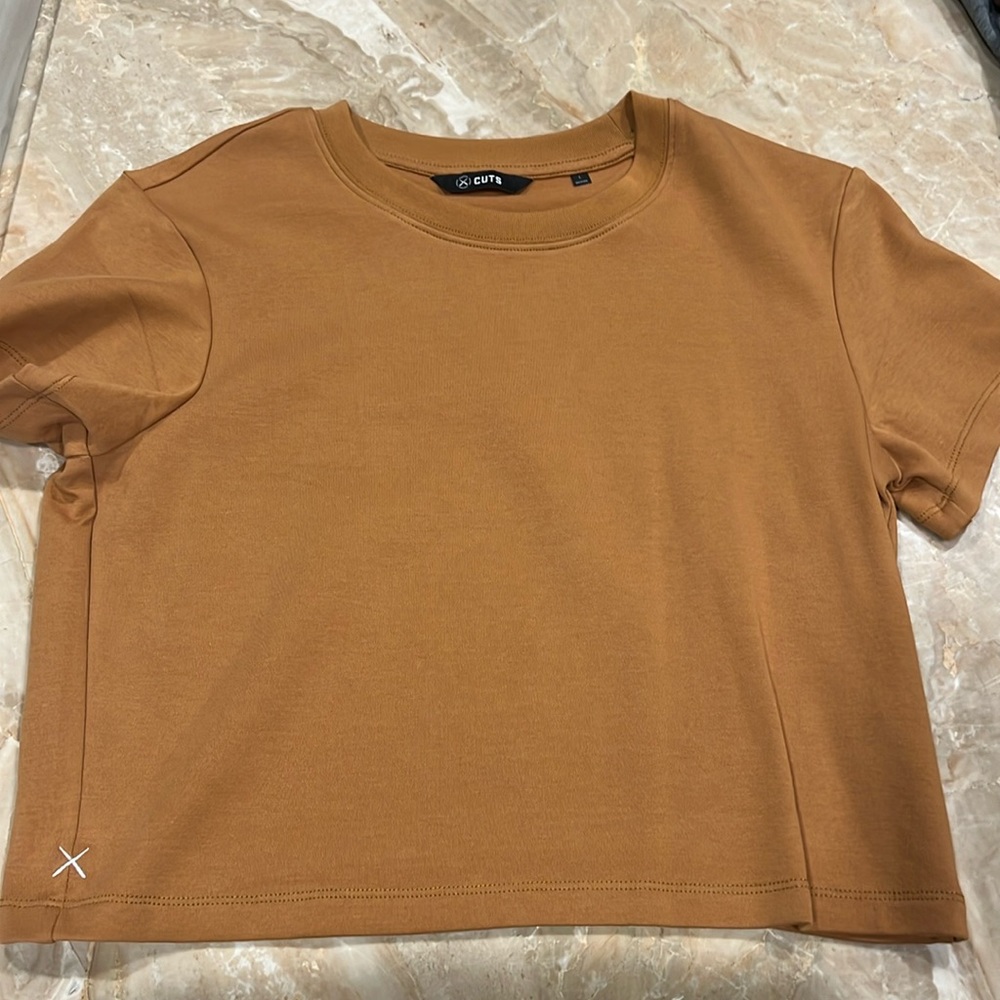 Cut’s tee! Never worn!